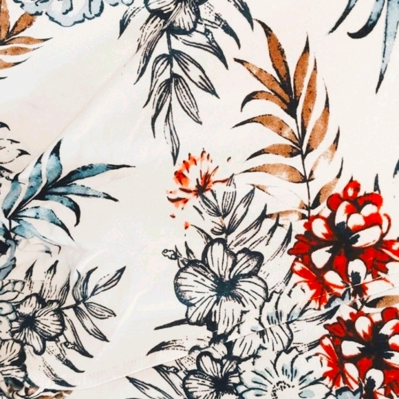 Floral print wrapped crop top - Picture 2 of 5